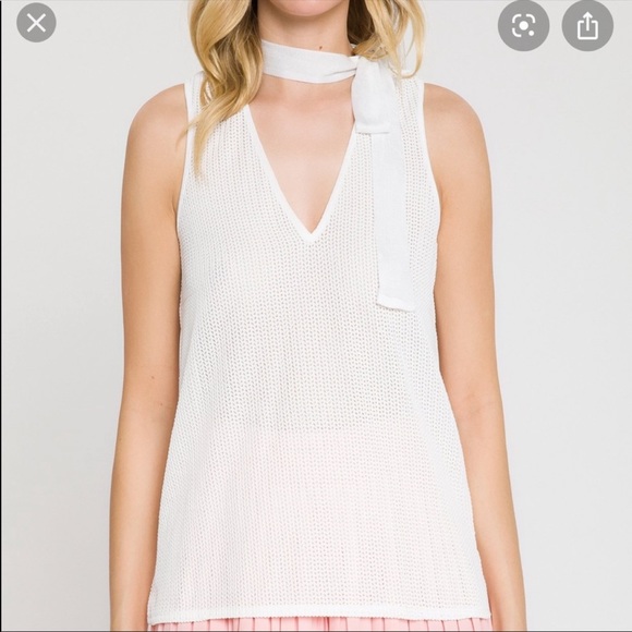 Nordstrom Endless Rose White V Tie Neck Tank - Picture 2 of 8